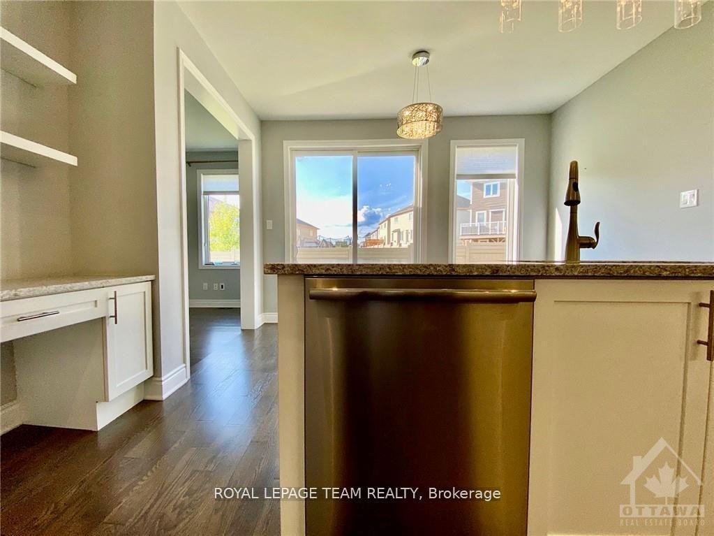 Photo 13 of 333 Meadowbreeze Drive, Ottawa, Kanata - Emerald Meadows/Trailwest — HOMEH