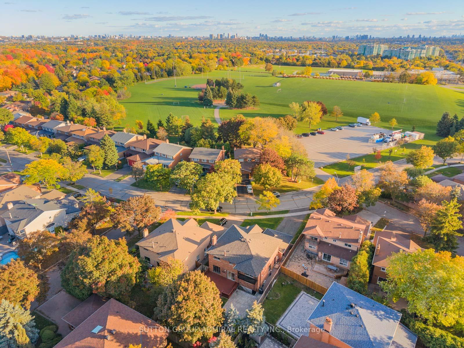 Photo 1 of 16 Sycamore Drive, Markham, Aileen-Willowbrook — HOMEH