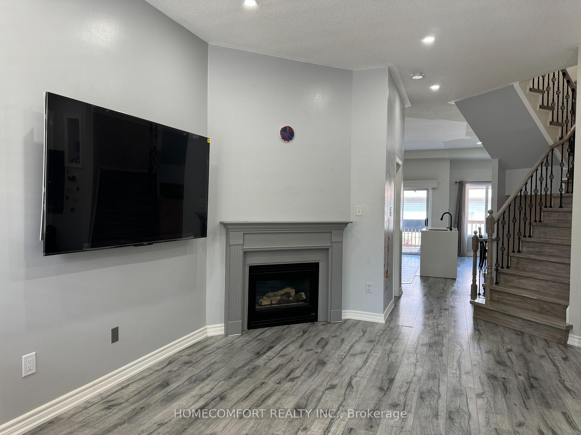 Photo 4 of 18 Glendennan Avenue, Markham, Cornell — HOMEH