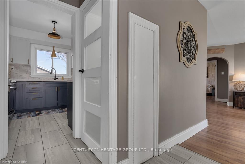 Photo 6 of 5153 Bath Road, Loyalist, Lennox and Addington - South — HOMEH
