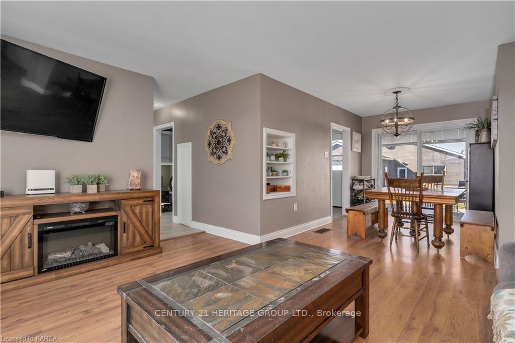 Photo 9 of 5153 Bath Road, Loyalist, Lennox and Addington - South — HOMEH