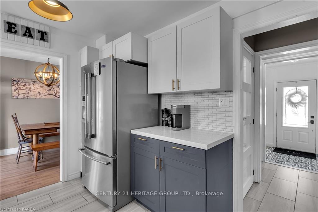 Photo 14 of 5153 Bath Road, Loyalist, Lennox and Addington - South — HOMEH