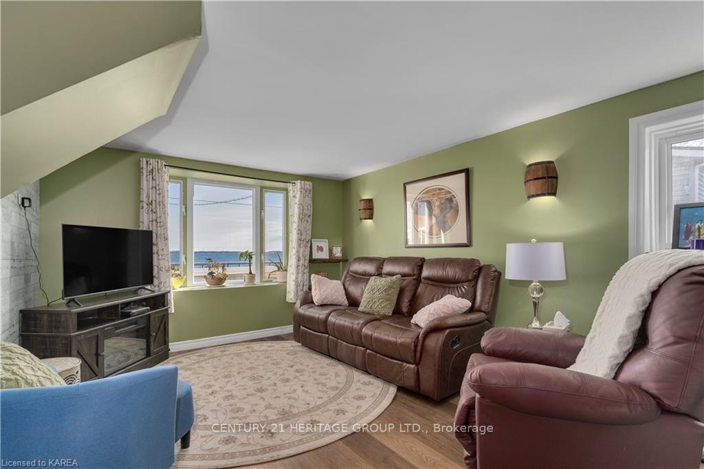 Photo 19 of 5153 Bath Road, Loyalist, Lennox and Addington - South — HOMEH