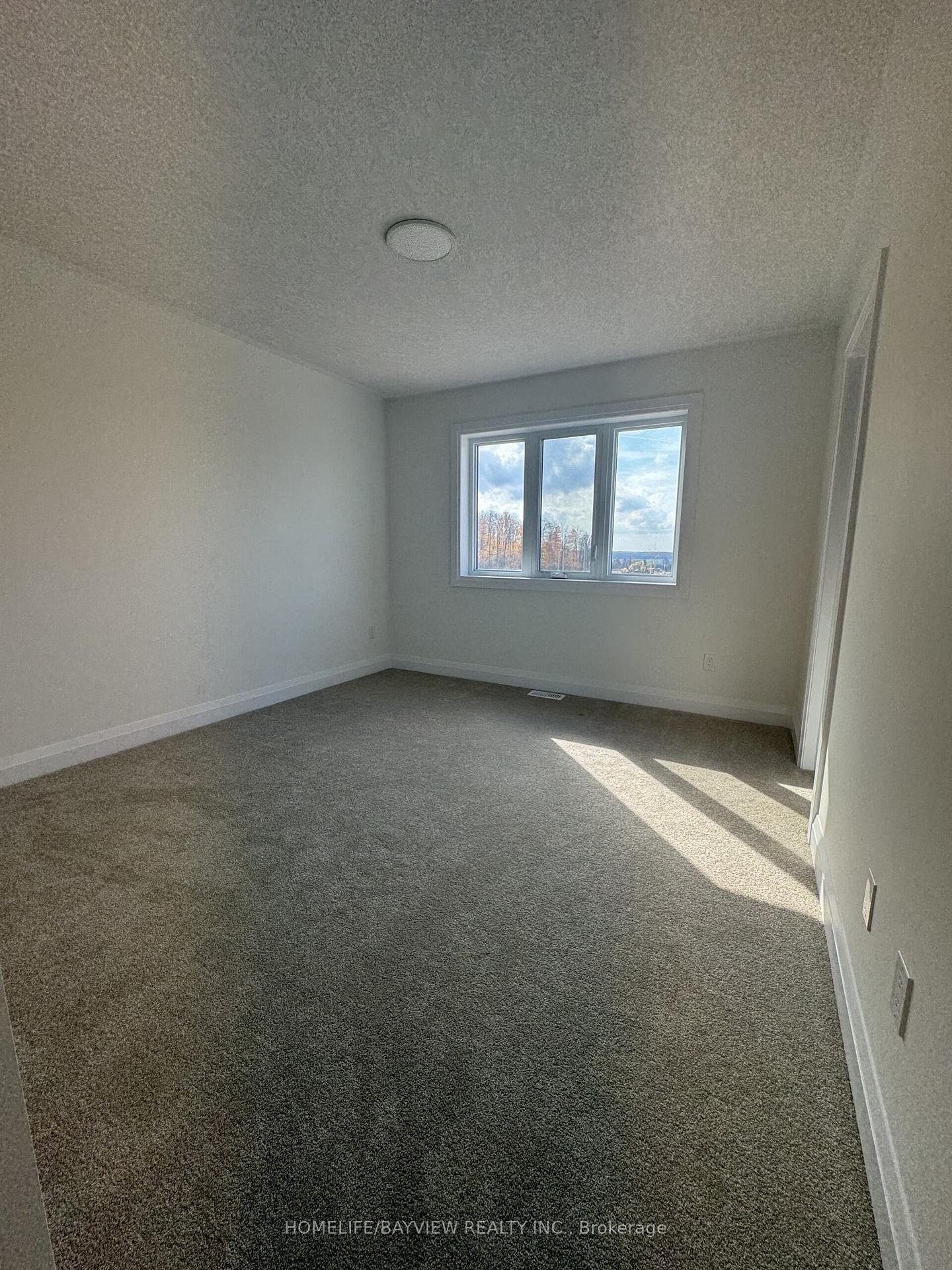 Photo 13 of 193 Benninger Dr., Kitchener — HOMEH