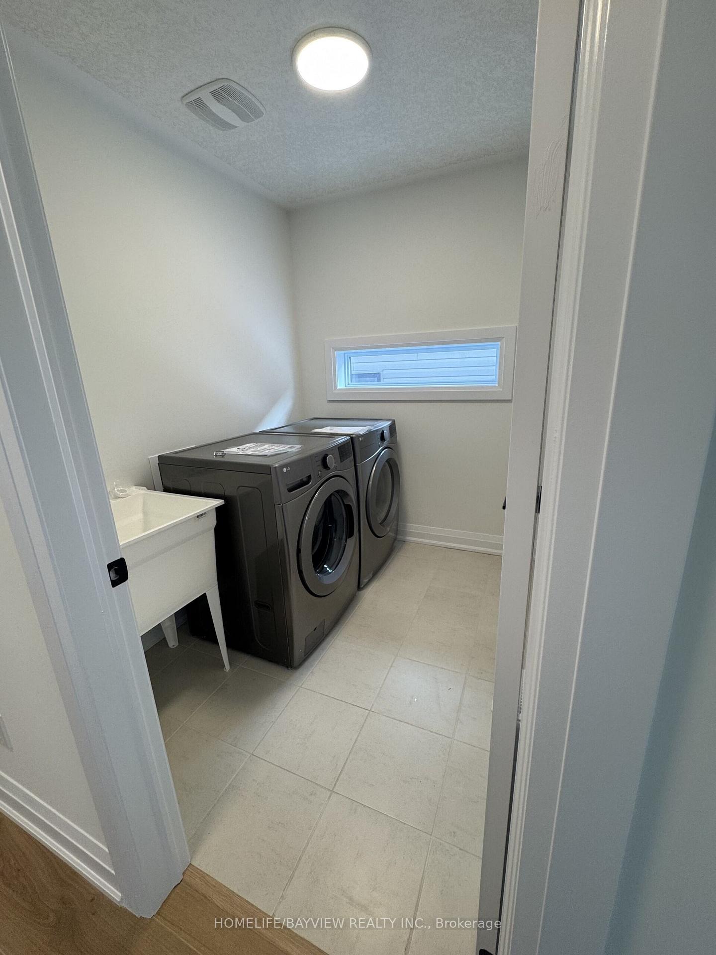 Photo 15 of 193 Benninger Dr., Kitchener — HOMEH