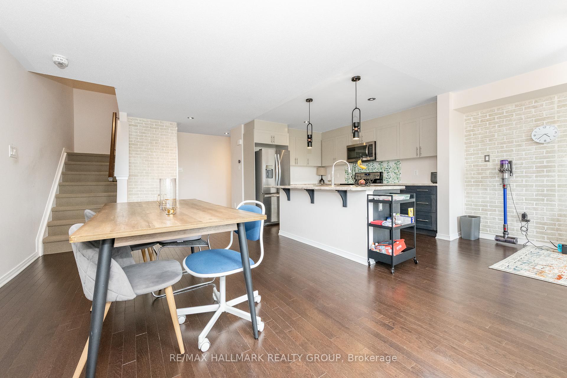 Photo 7 of 791 Element Private, Ottawa, Kanata - Emerald Meadows/Trailwest — HOMEH