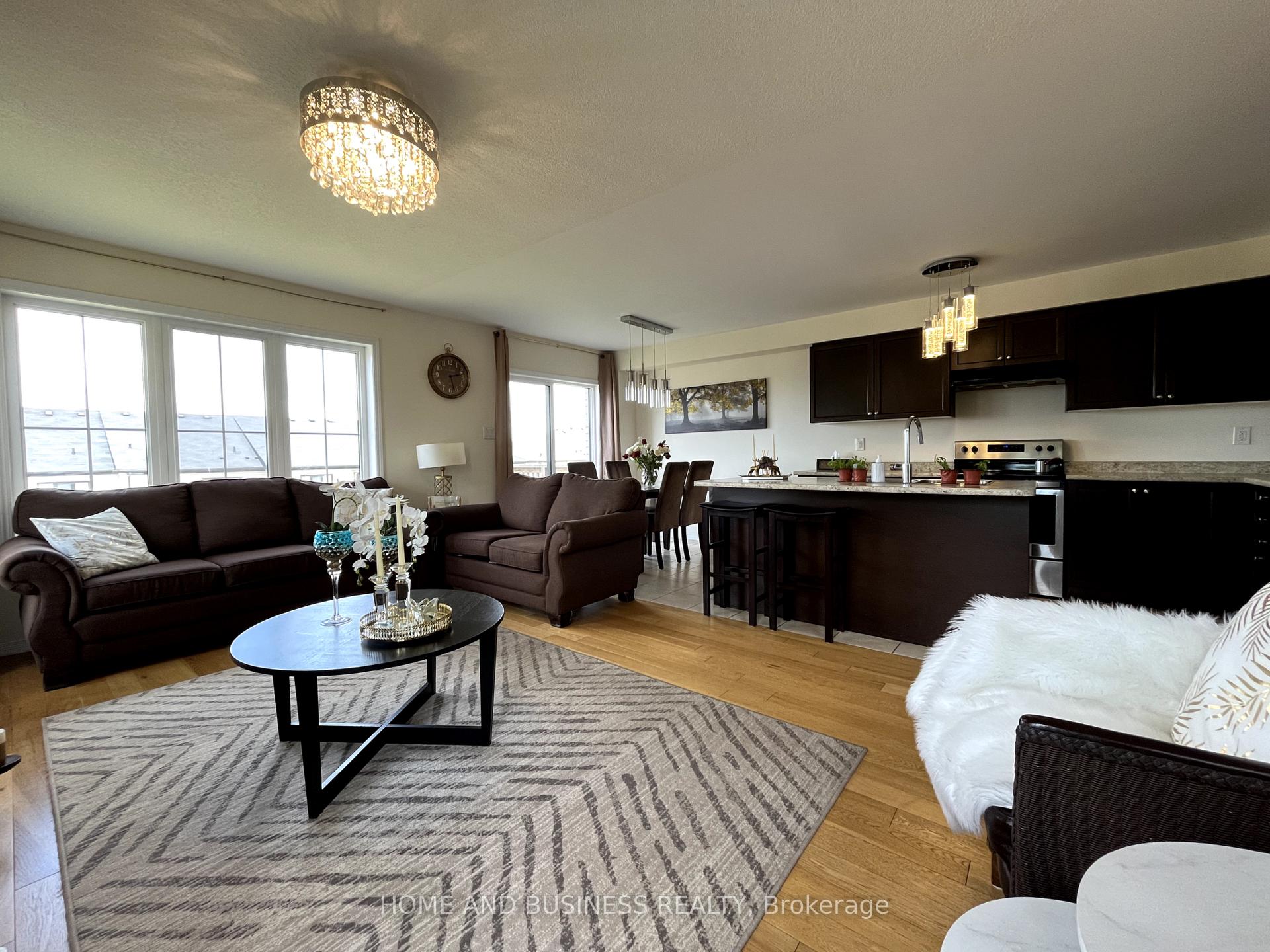Photo 9 of 27 Allcroft Court, Hamilton, Stoney Creek Mountain — HOMEH