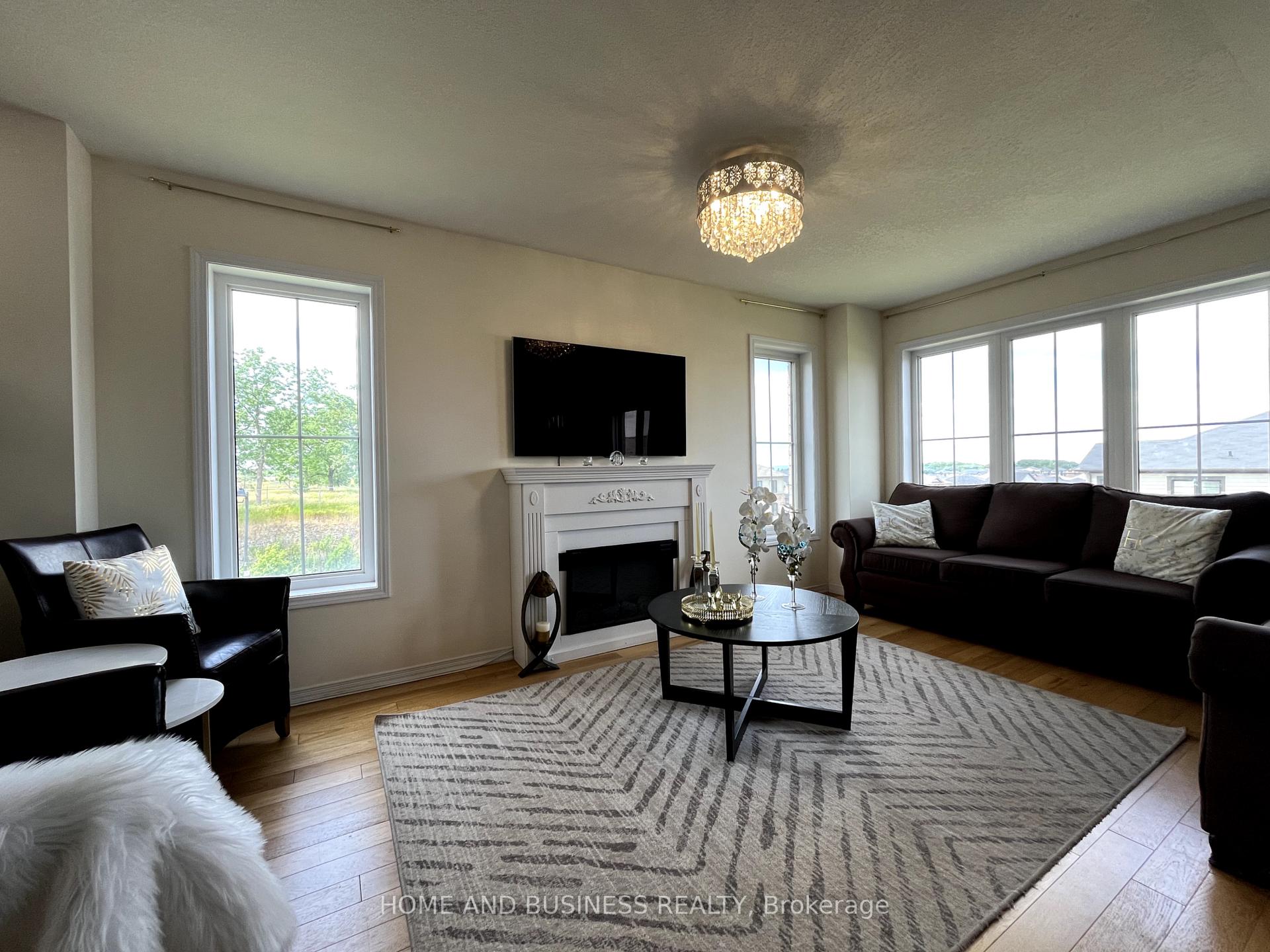 Photo 11 of 27 Allcroft Court, Hamilton, Stoney Creek Mountain — HOMEH