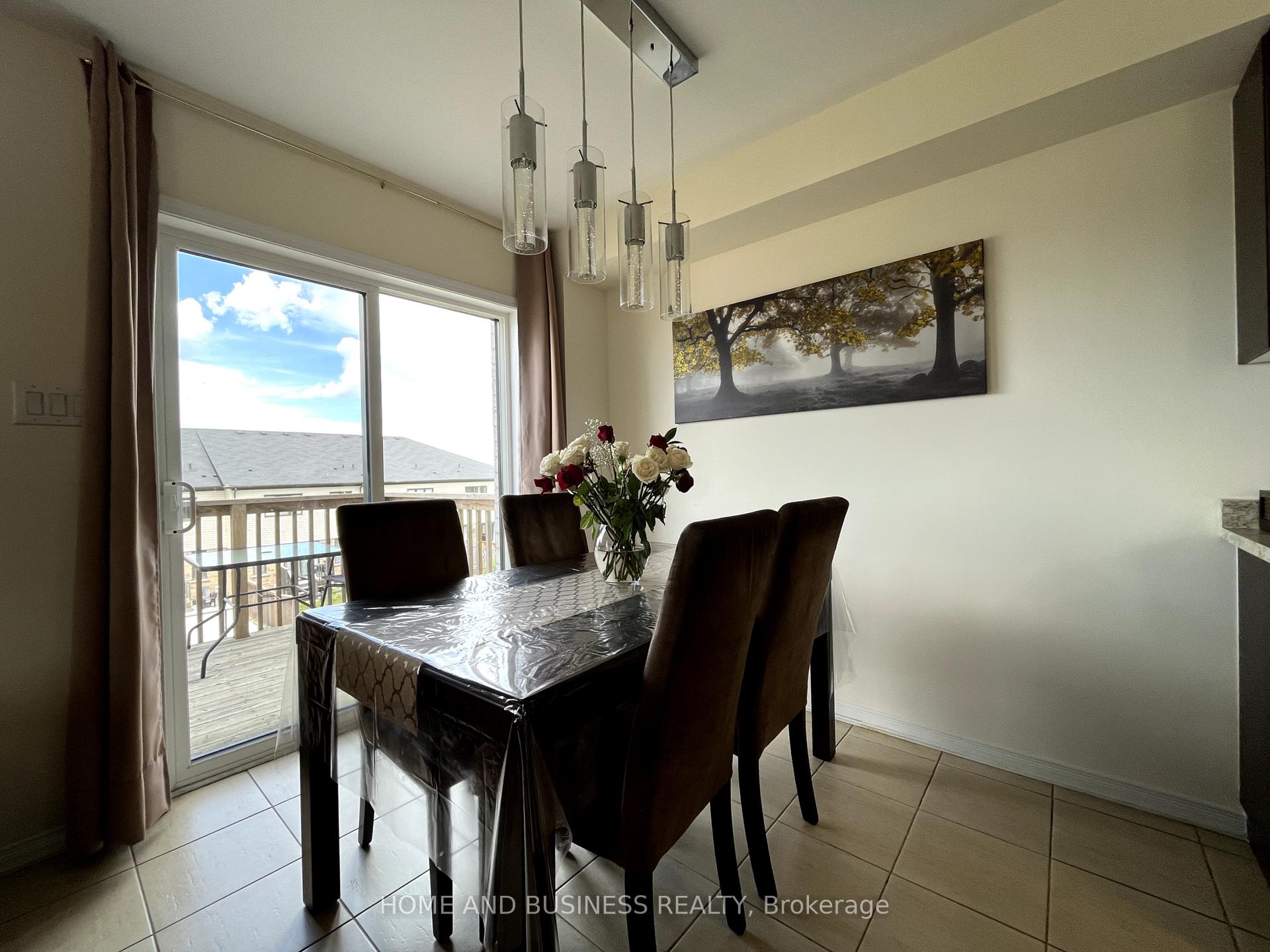 Photo 15 of 27 Allcroft Court, Hamilton, Stoney Creek Mountain — HOMEH