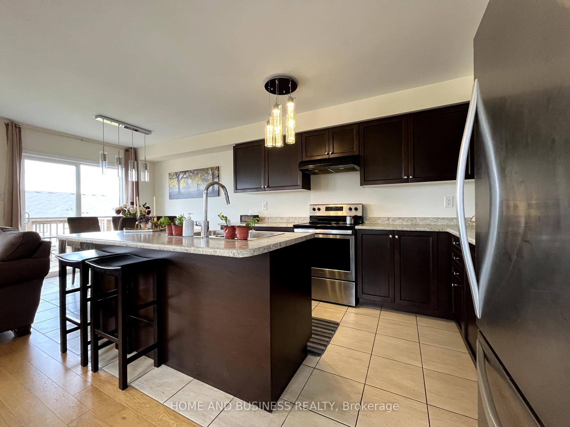 Photo 17 of 27 Allcroft Court, Hamilton, Stoney Creek Mountain — HOMEH