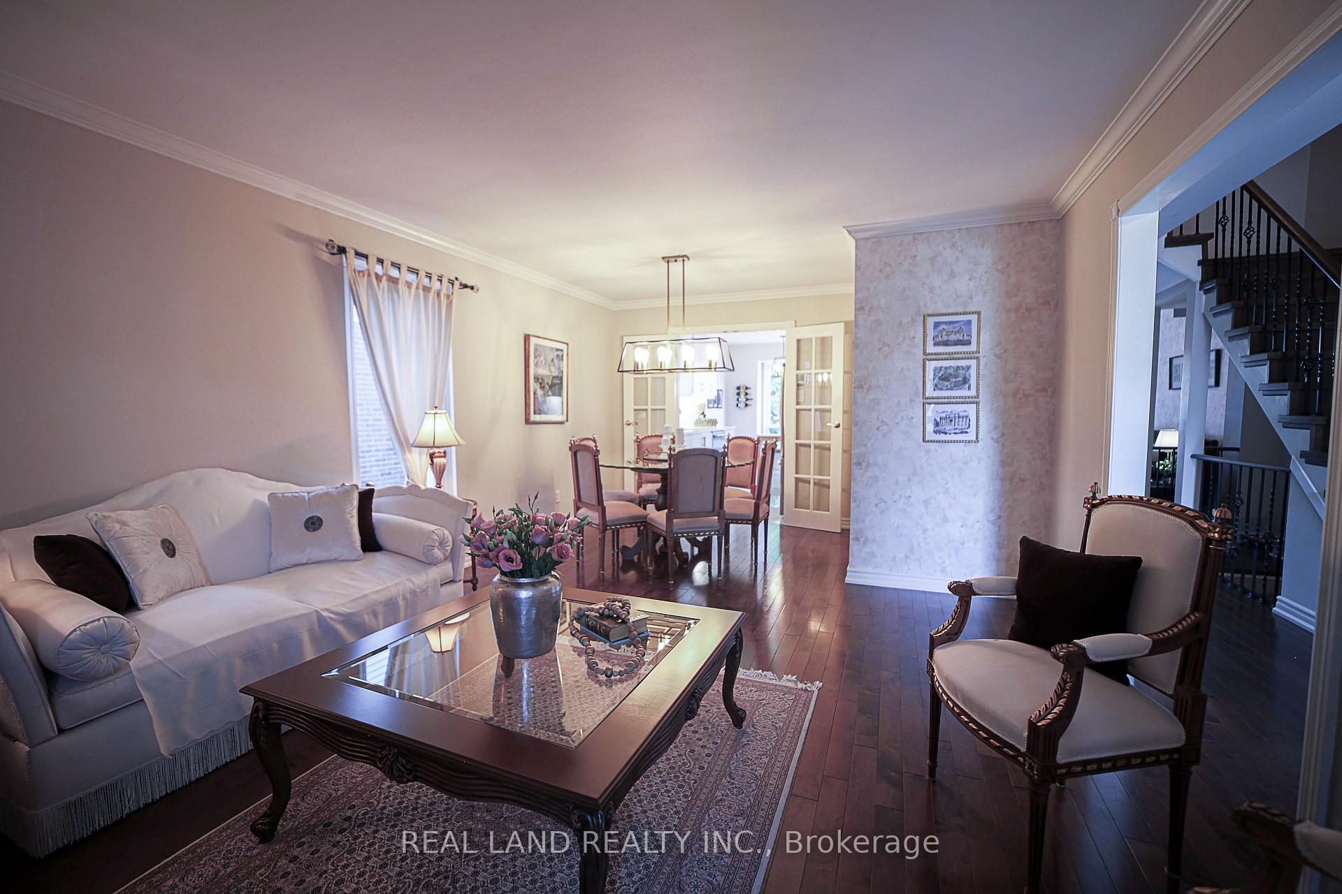 Photo 3 of 34 Lilac Avenue, Markham, Aileen-Willowbrook — HOMEH