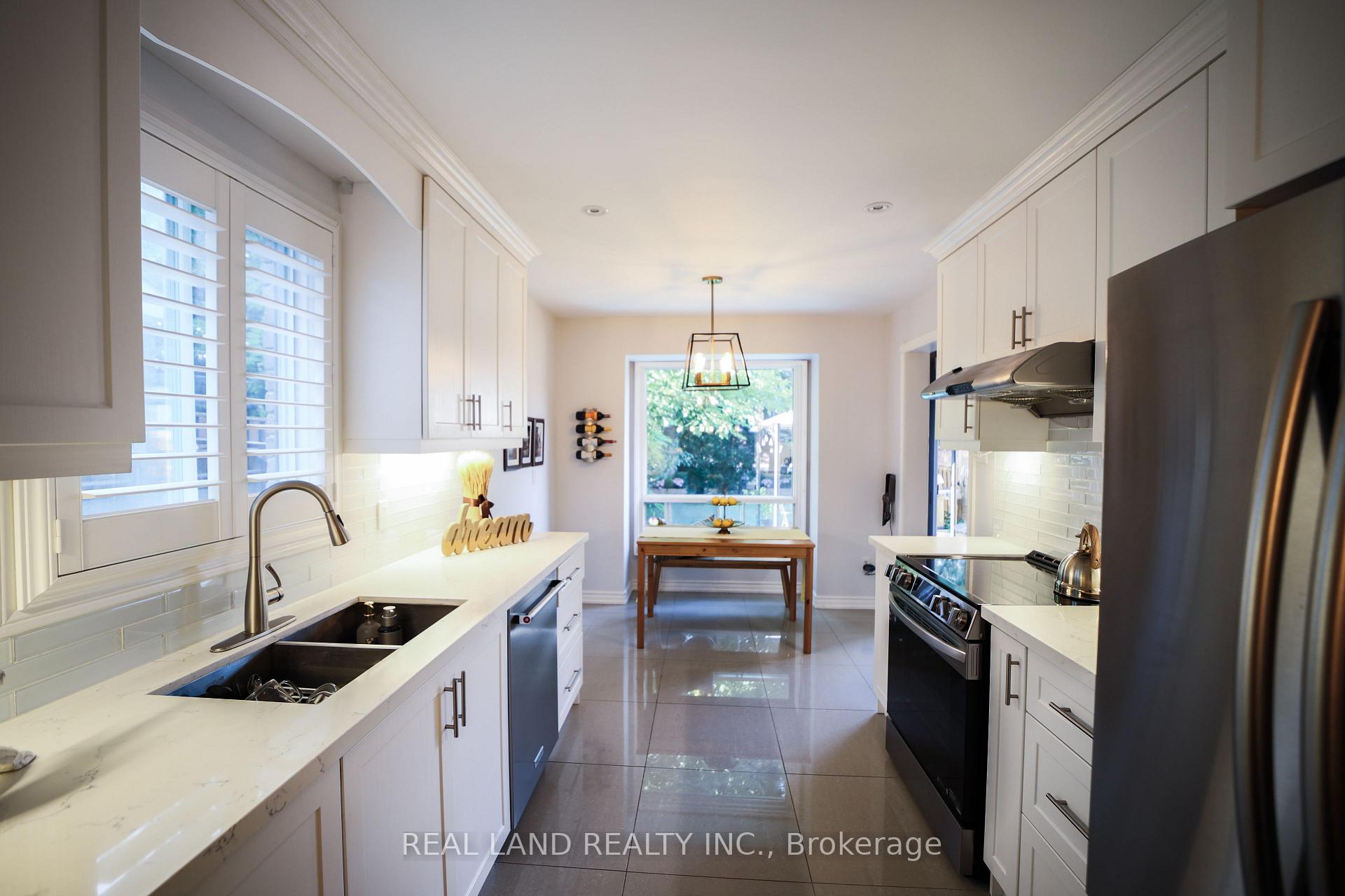 Photo 7 of 34 Lilac Avenue, Markham, Aileen-Willowbrook — HOMEH