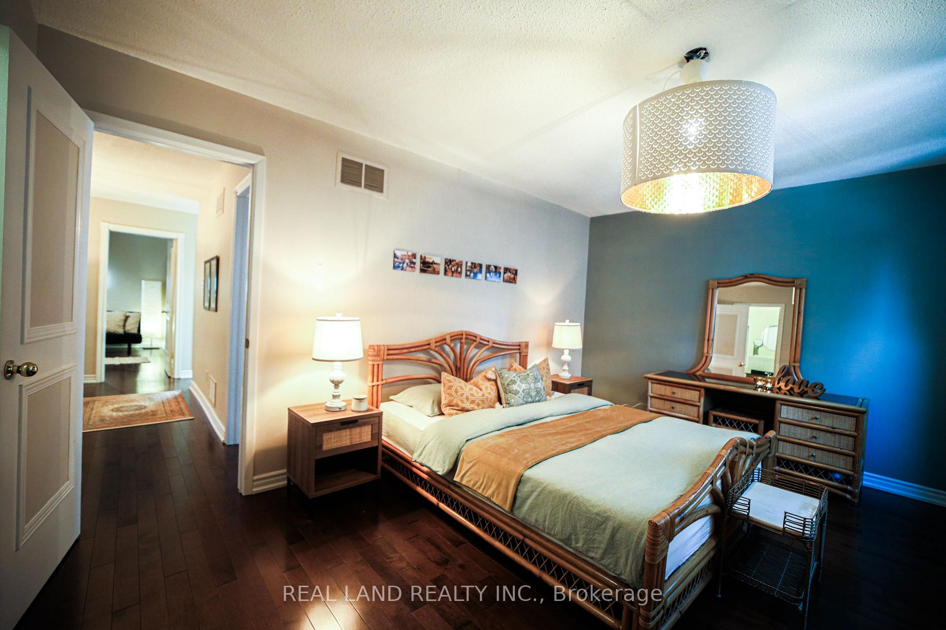 Photo 11 of 34 Lilac Avenue, Markham, Aileen-Willowbrook — HOMEH