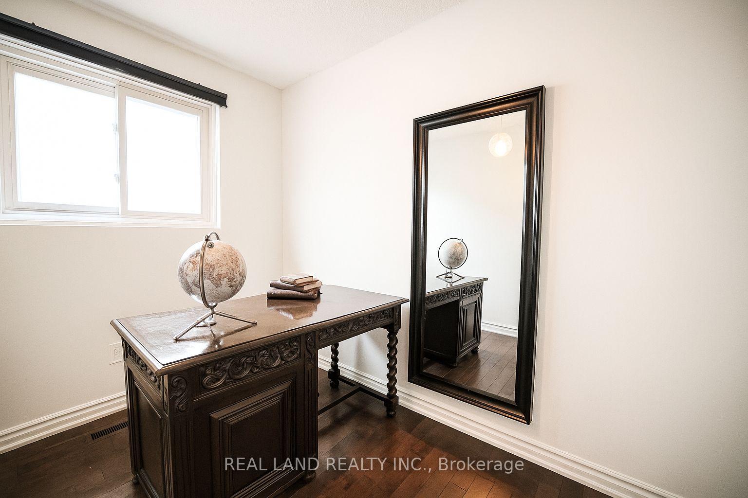 Photo 14 of 34 Lilac Avenue, Markham, Aileen-Willowbrook — HOMEH