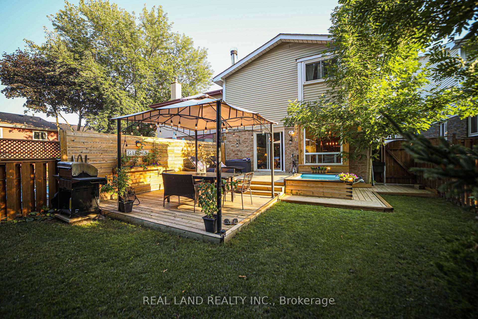 Photo 18 of 34 Lilac Avenue, Markham, Aileen-Willowbrook — HOMEH