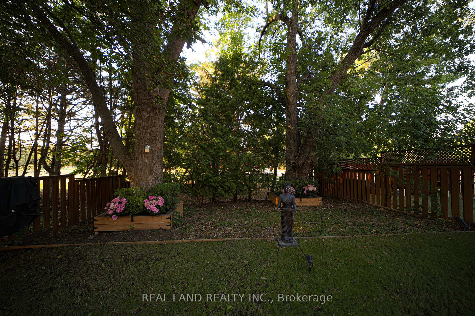 Photo 21 of 34 Lilac Avenue, Markham, Aileen-Willowbrook — HOMEH