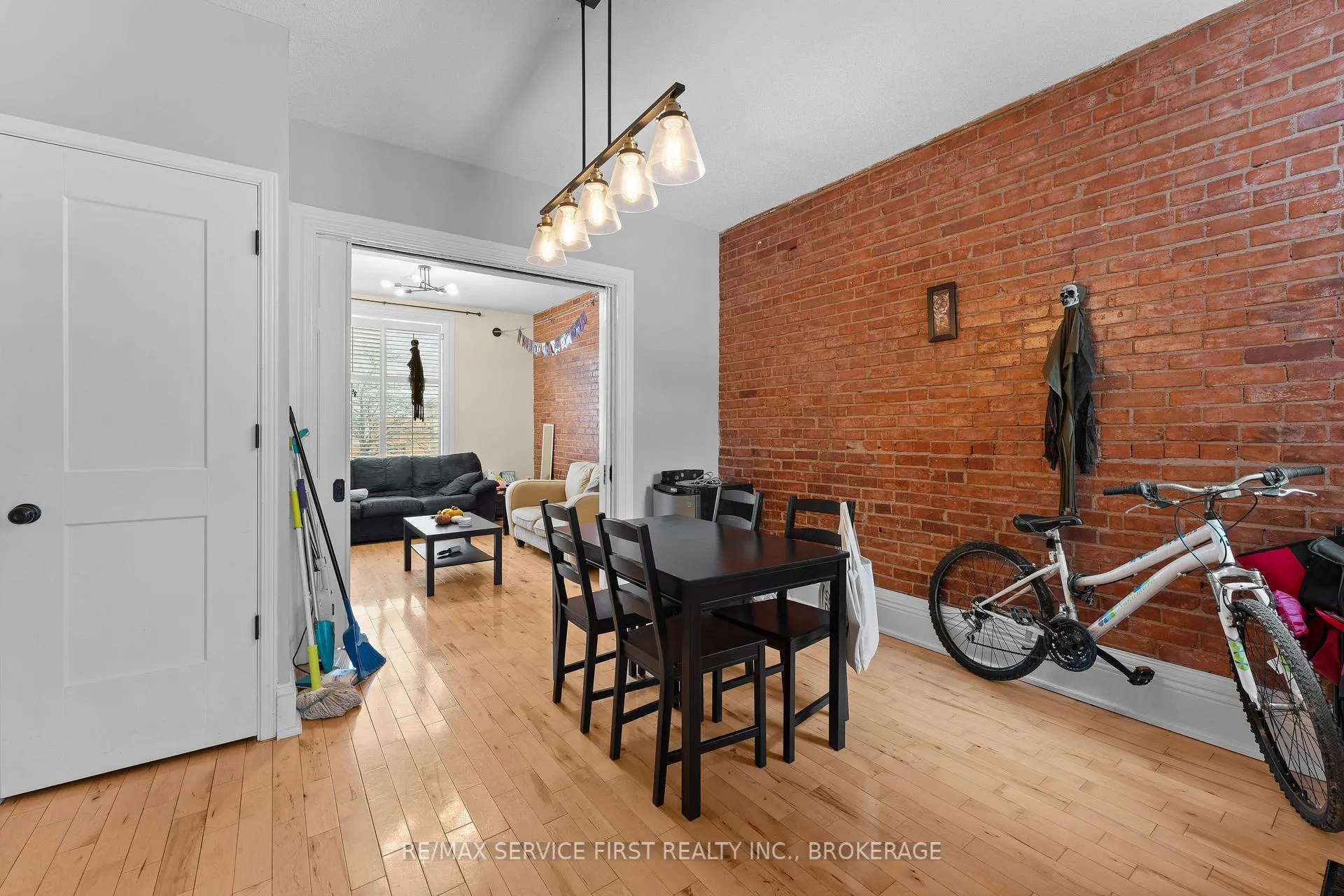 Photo 10 of 581 Victoria Street, Kingston, East of Sir John A. Blvd — HOMEH