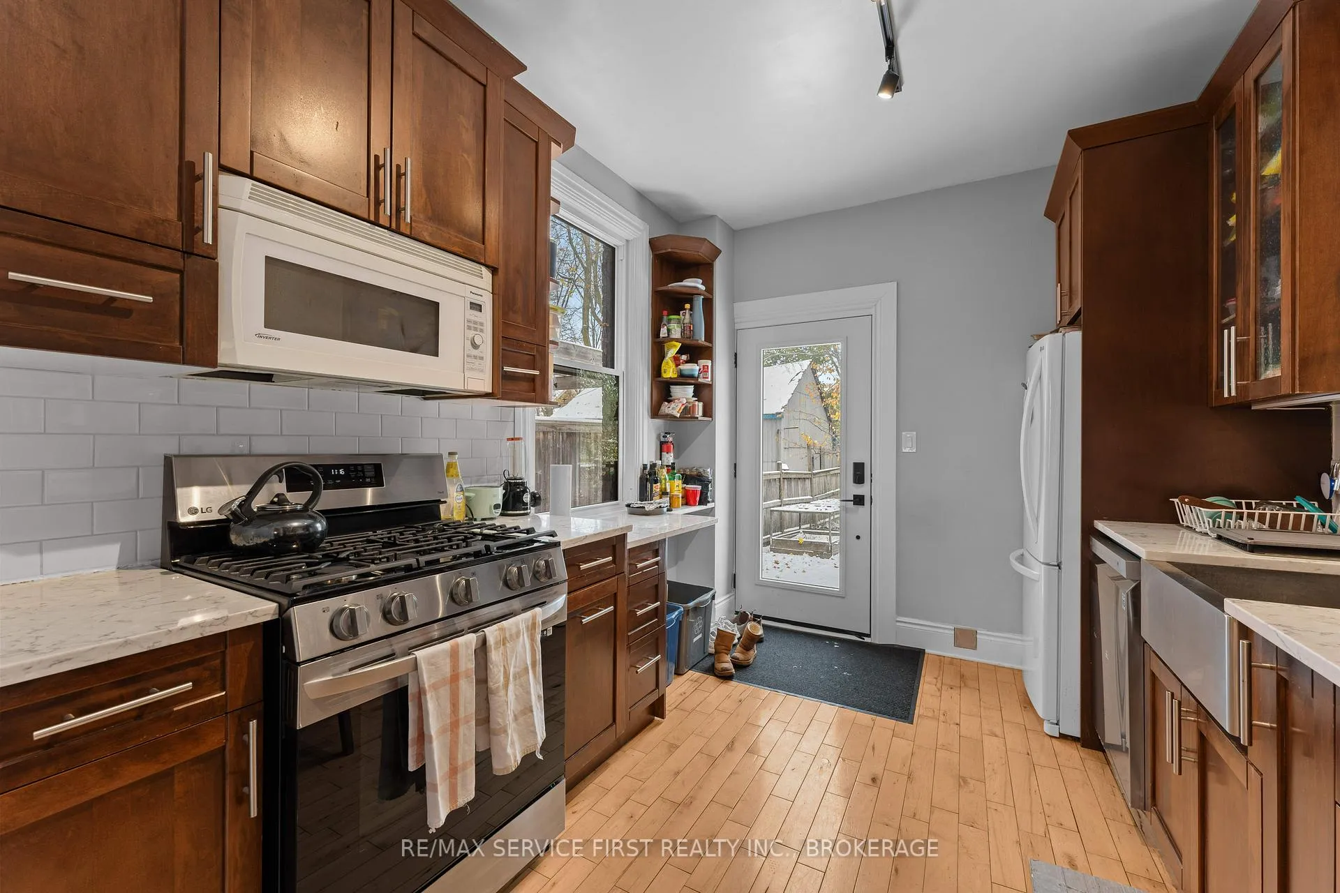 Photo 15 of 581 Victoria Street, Kingston, East of Sir John A. Blvd — HOMEH