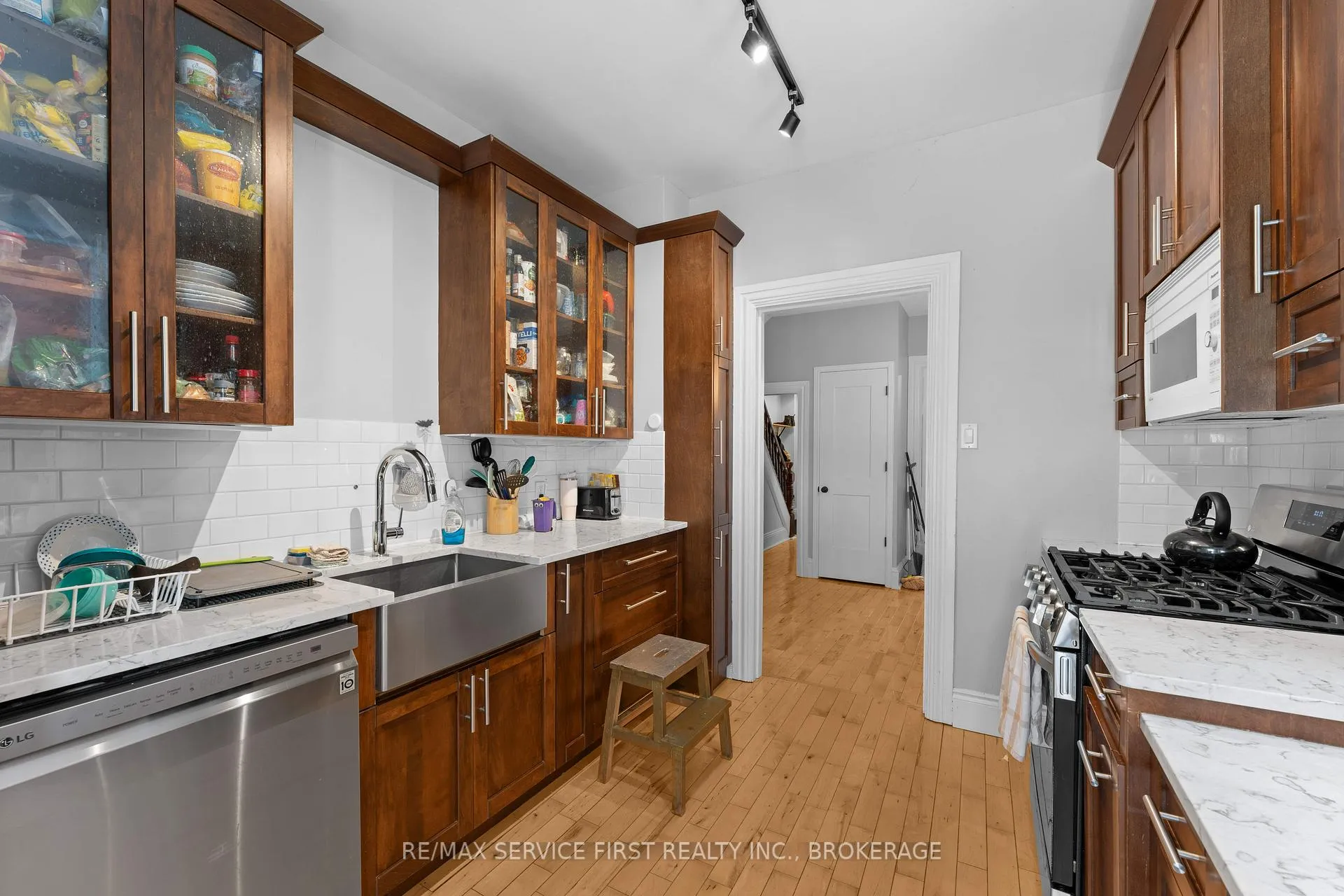 Photo 17 of 581 Victoria Street, Kingston, East of Sir John A. Blvd — HOMEH