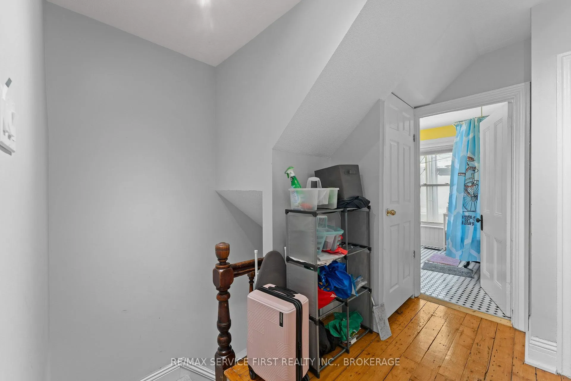 Photo 19 of 581 Victoria Street, Kingston, East of Sir John A. Blvd — HOMEH