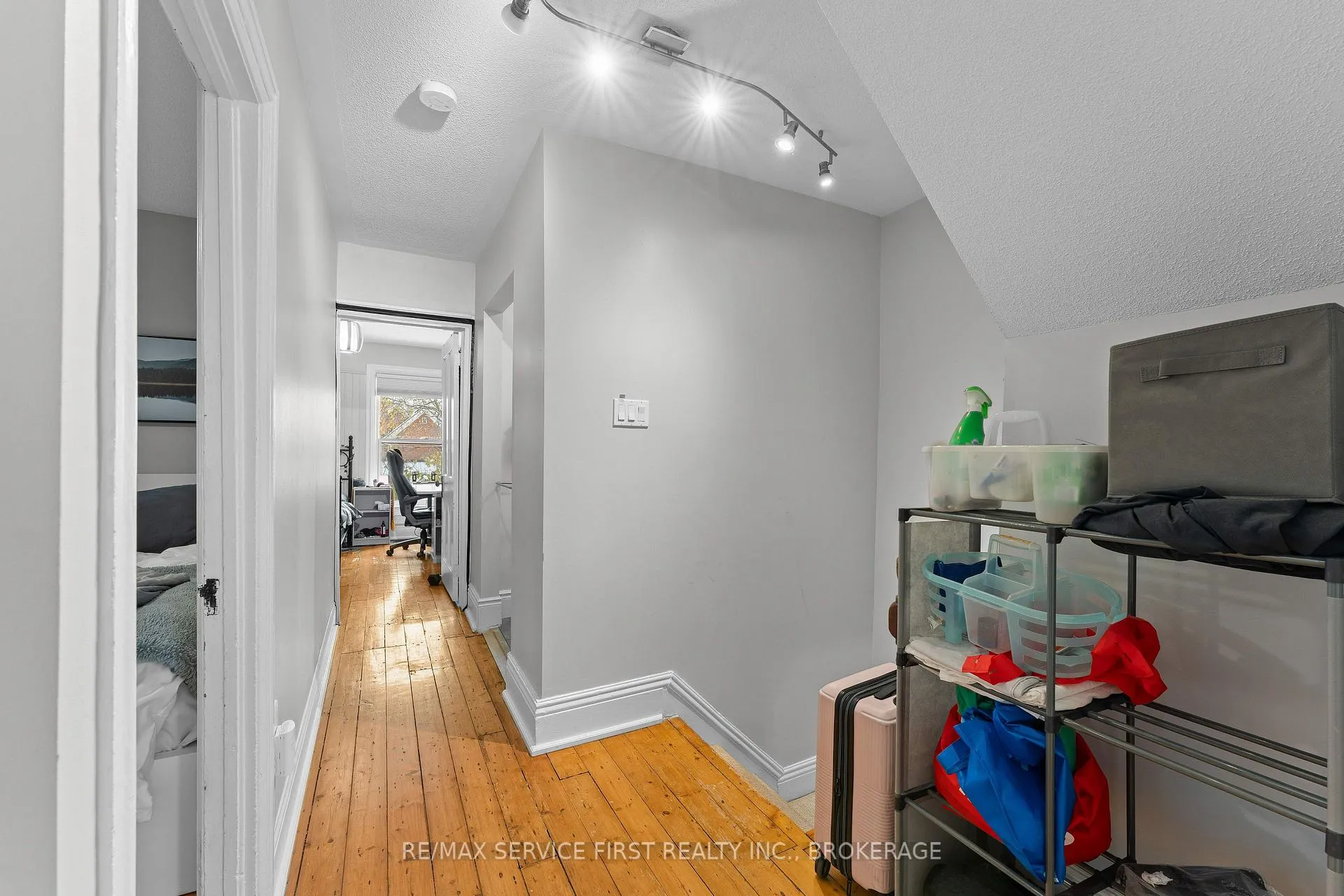 Photo 21 of 581 Victoria Street, Kingston, East of Sir John A. Blvd — HOMEH