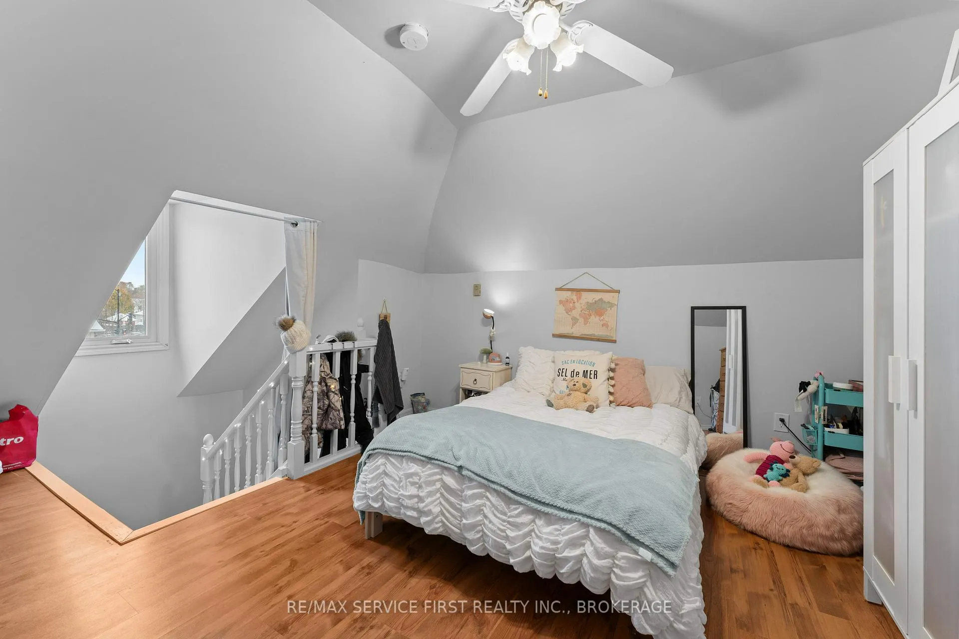 Photo 33 of 581 Victoria Street, Kingston, East of Sir John A. Blvd — HOMEH