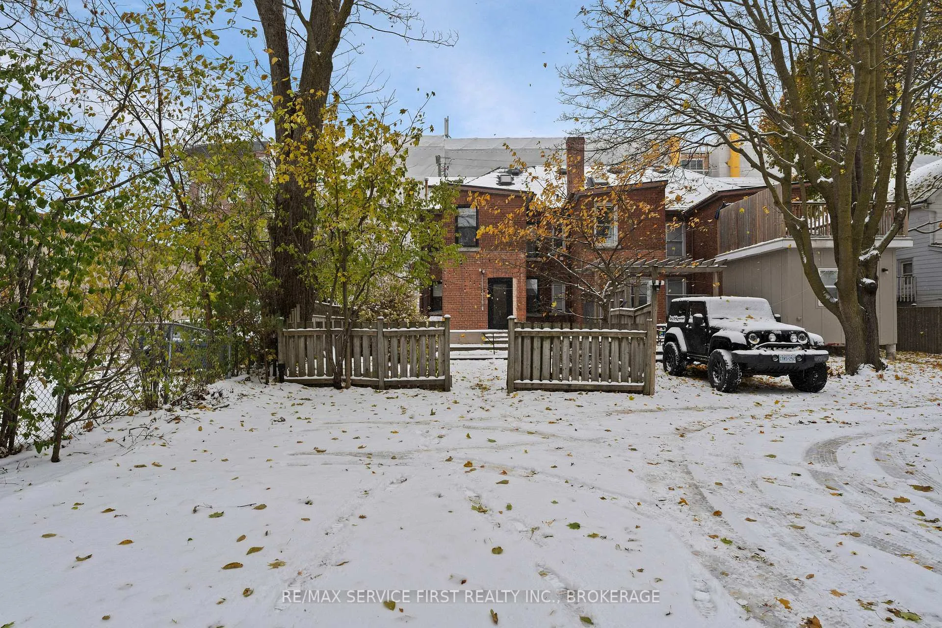 Photo 39 of 581 Victoria Street, Kingston, East of Sir John A. Blvd — HOMEH