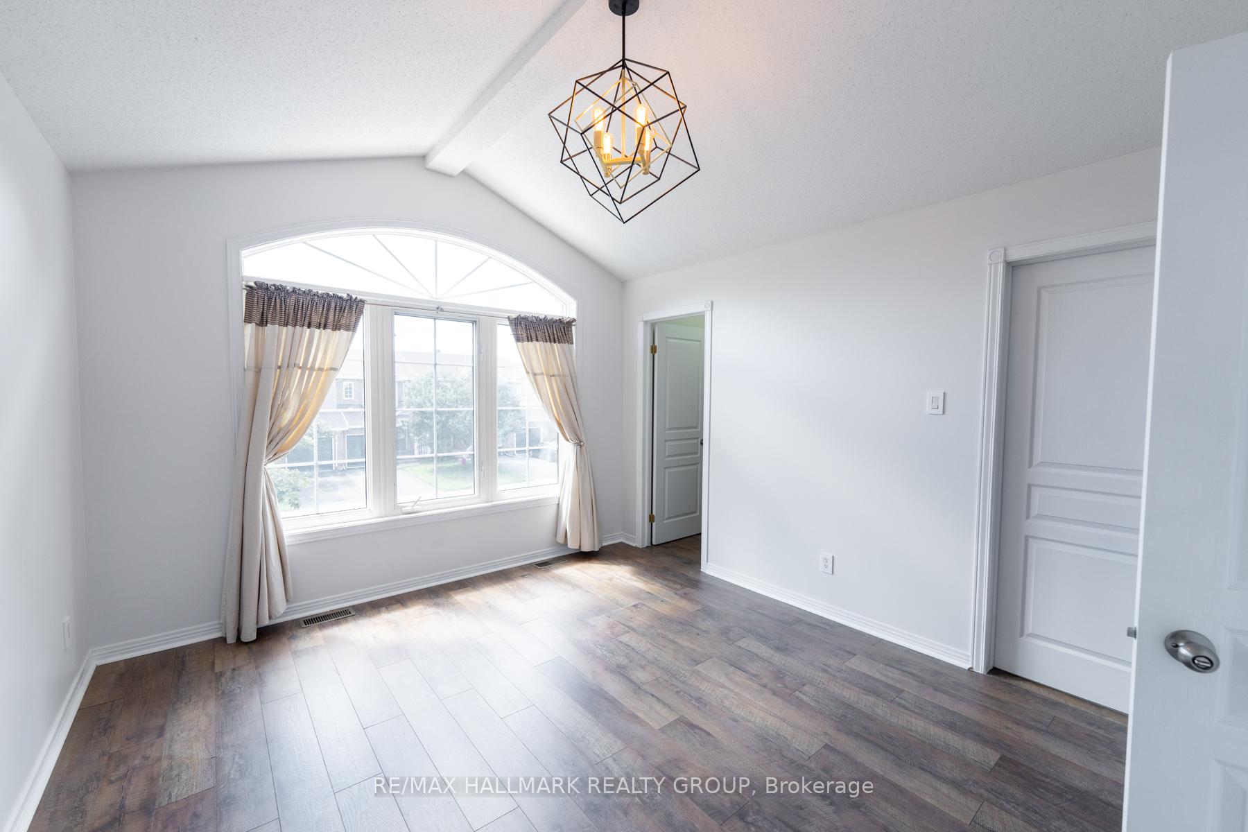 Photo 19 of 31 Bishops Mills Way, Ottawa, Kanata - Beaverbrook — HOMEH