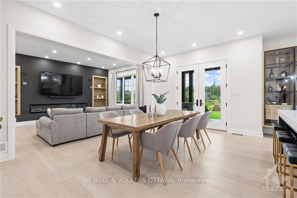 Photo 9 of 5817 Red Castle Ridge, Ottawa, Manotick East to Manotick Station — HOMEH