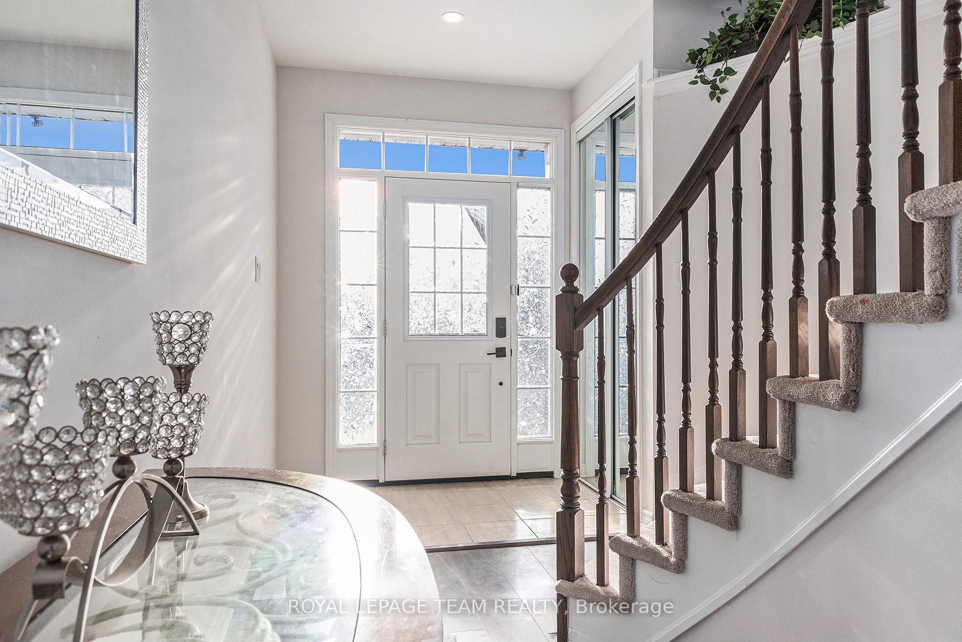 Photo 2 of 604 Malahat Way, Ottawa, Kanata - Emerald Meadows/Trailwest — HOMEH