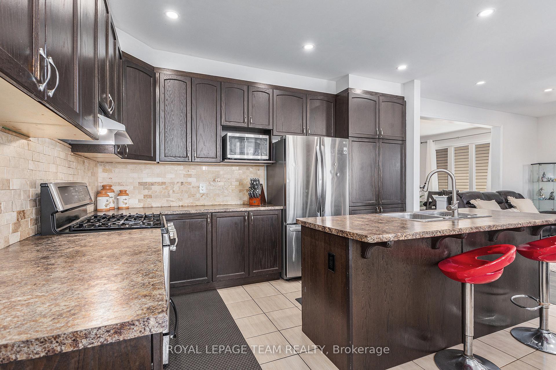 Photo 7 of 604 Malahat Way, Ottawa, Kanata - Emerald Meadows/Trailwest — HOMEH