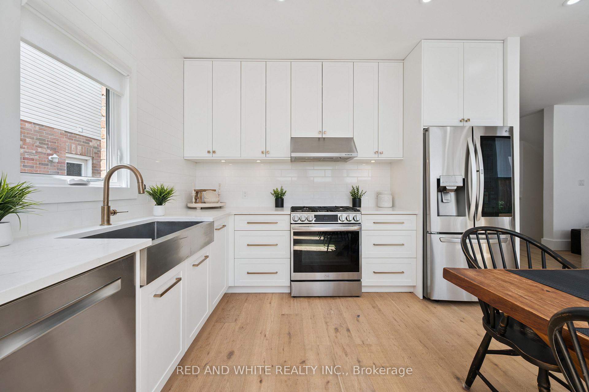 Photo 16 of 135 Hawkswood Drive, Kitchener — HOMEH