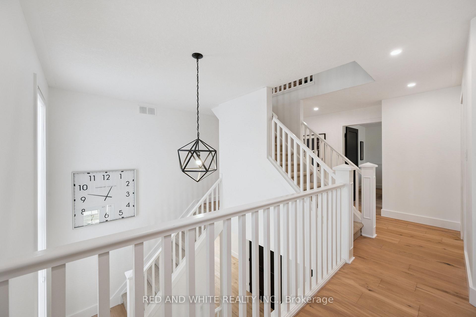 Photo 20 of 135 Hawkswood Drive, Kitchener — HOMEH