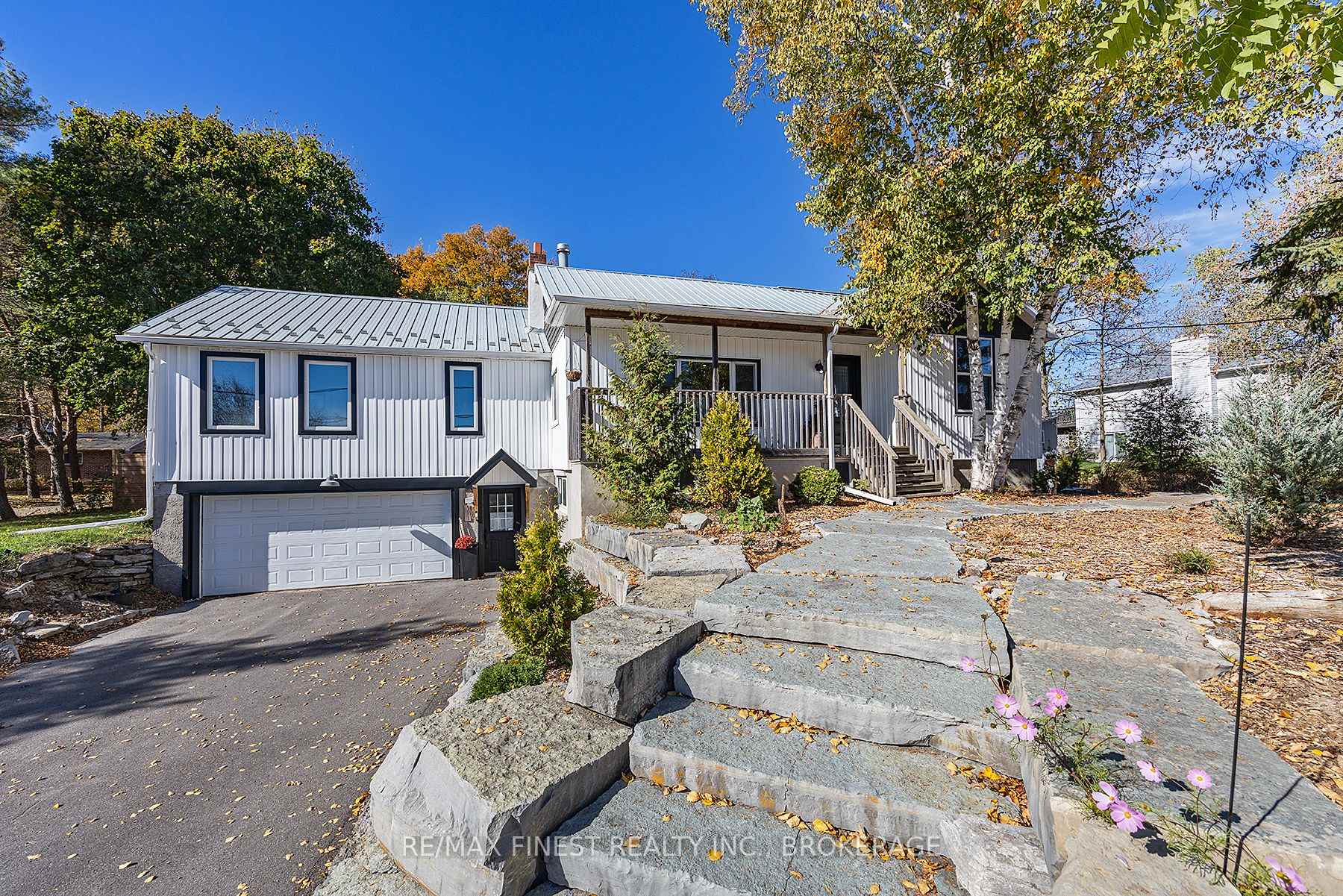 Photo 1 of 2313 Sydenham Road, Kingston, City North of 401 — HOMEH