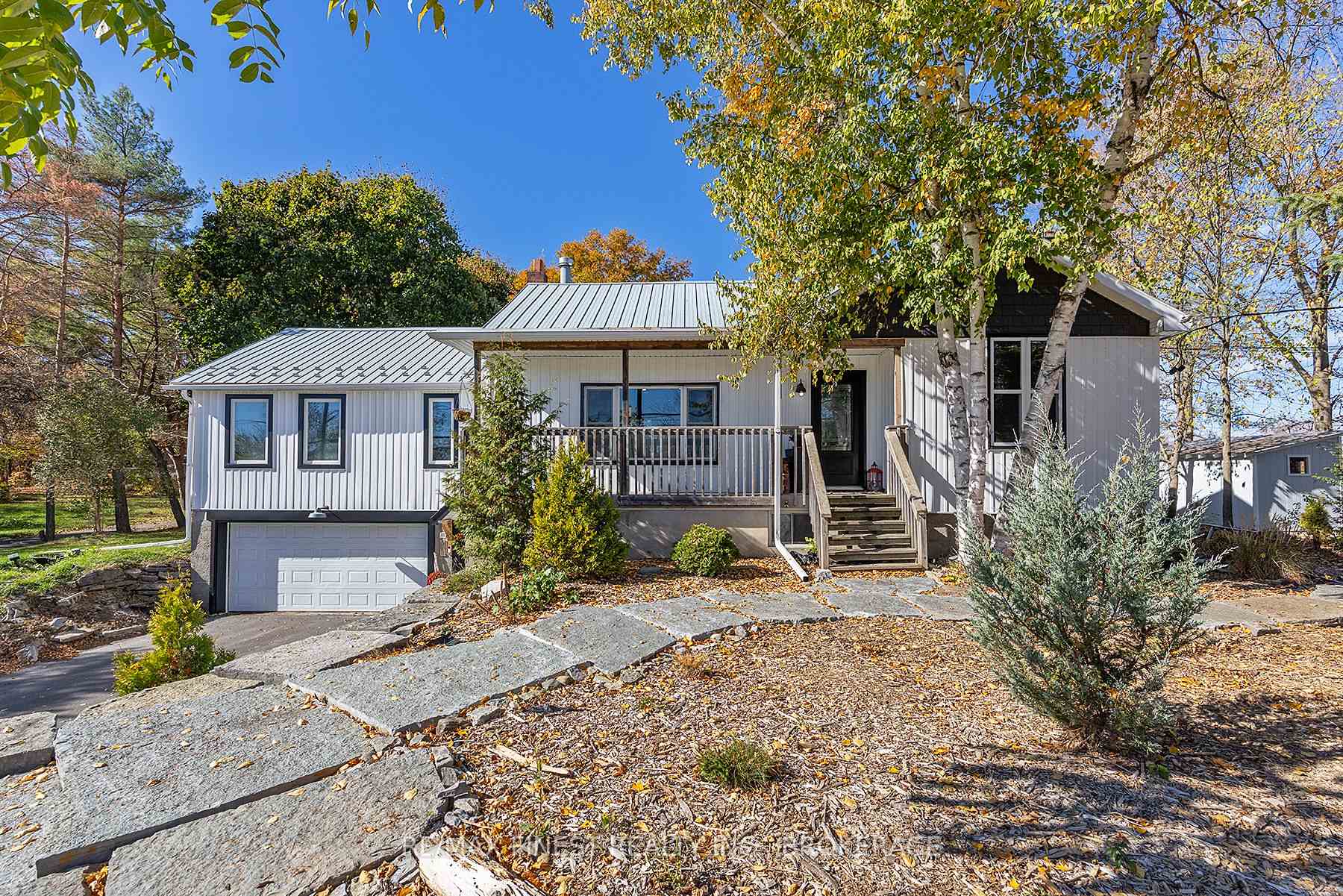 Photo 4 of 2313 Sydenham Road, Kingston, City North of 401 — HOMEH
