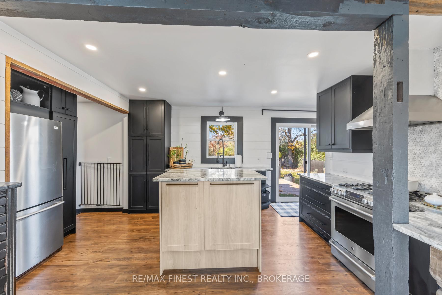 Photo 12 of 2313 Sydenham Road, Kingston, City North of 401 — HOMEH