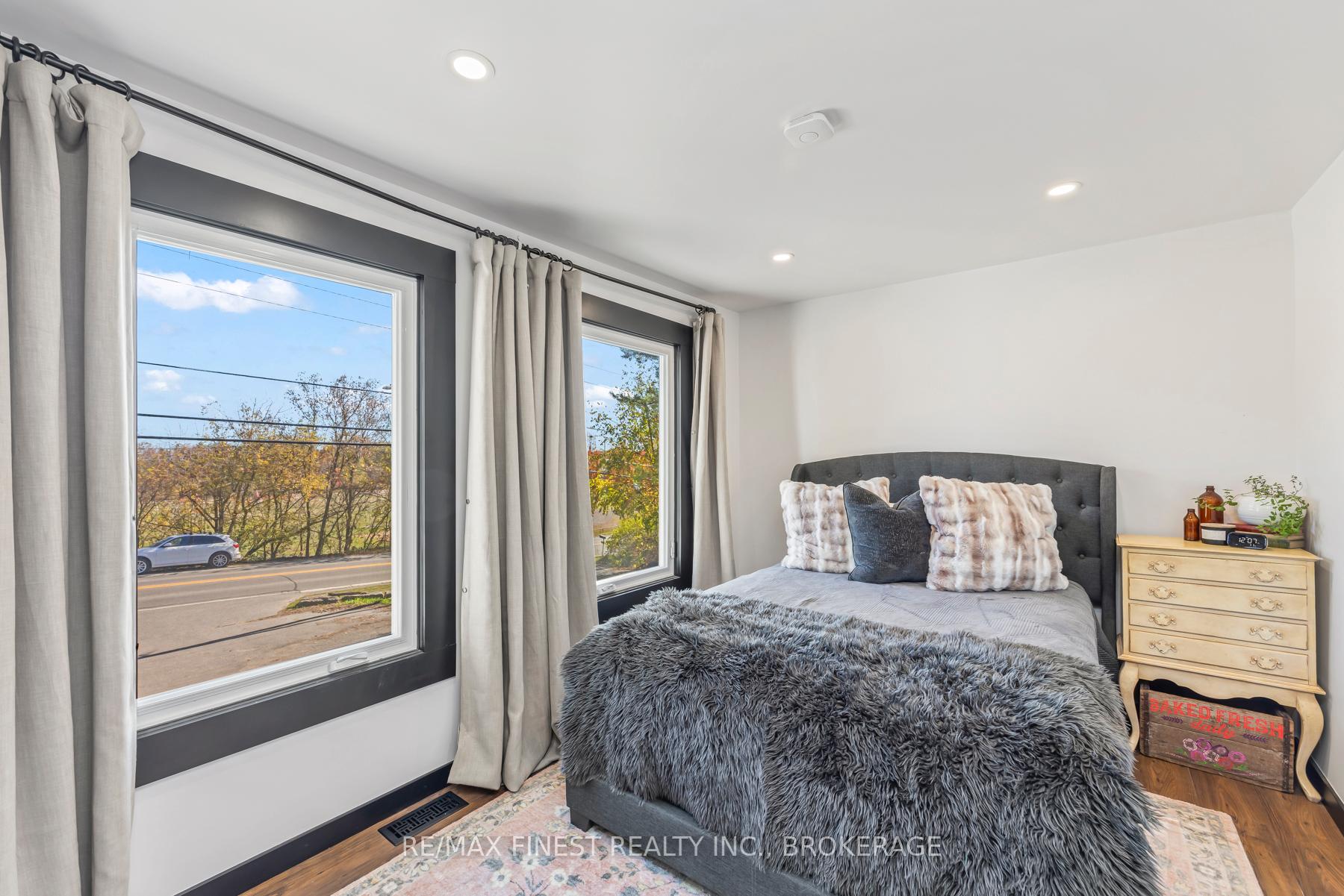Photo 27 of 2313 Sydenham Road, Kingston, City North of 401 — HOMEH
