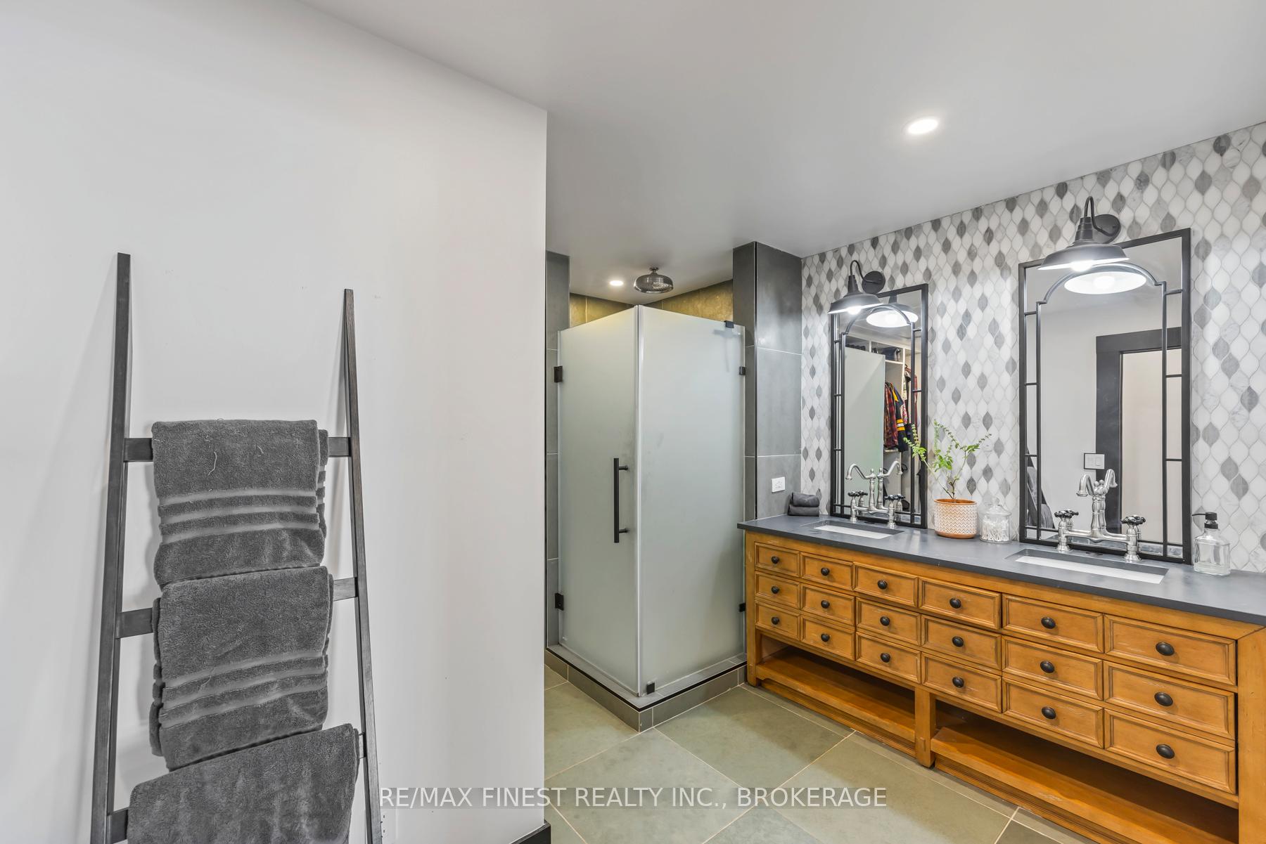 Photo 31 of 2313 Sydenham Road, Kingston, City North of 401 — HOMEH