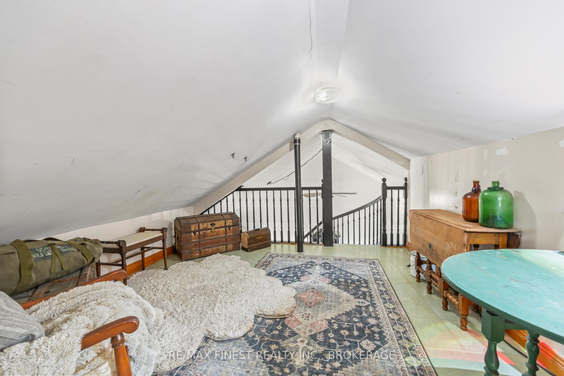 Photo 35 of 2313 Sydenham Road, Kingston, City North of 401 — HOMEH