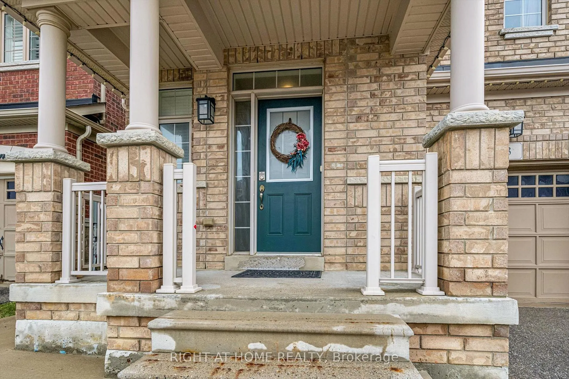 Photo 4 of 3 Antoine Street, Brampton, Northwest Brampton — HOMEH
