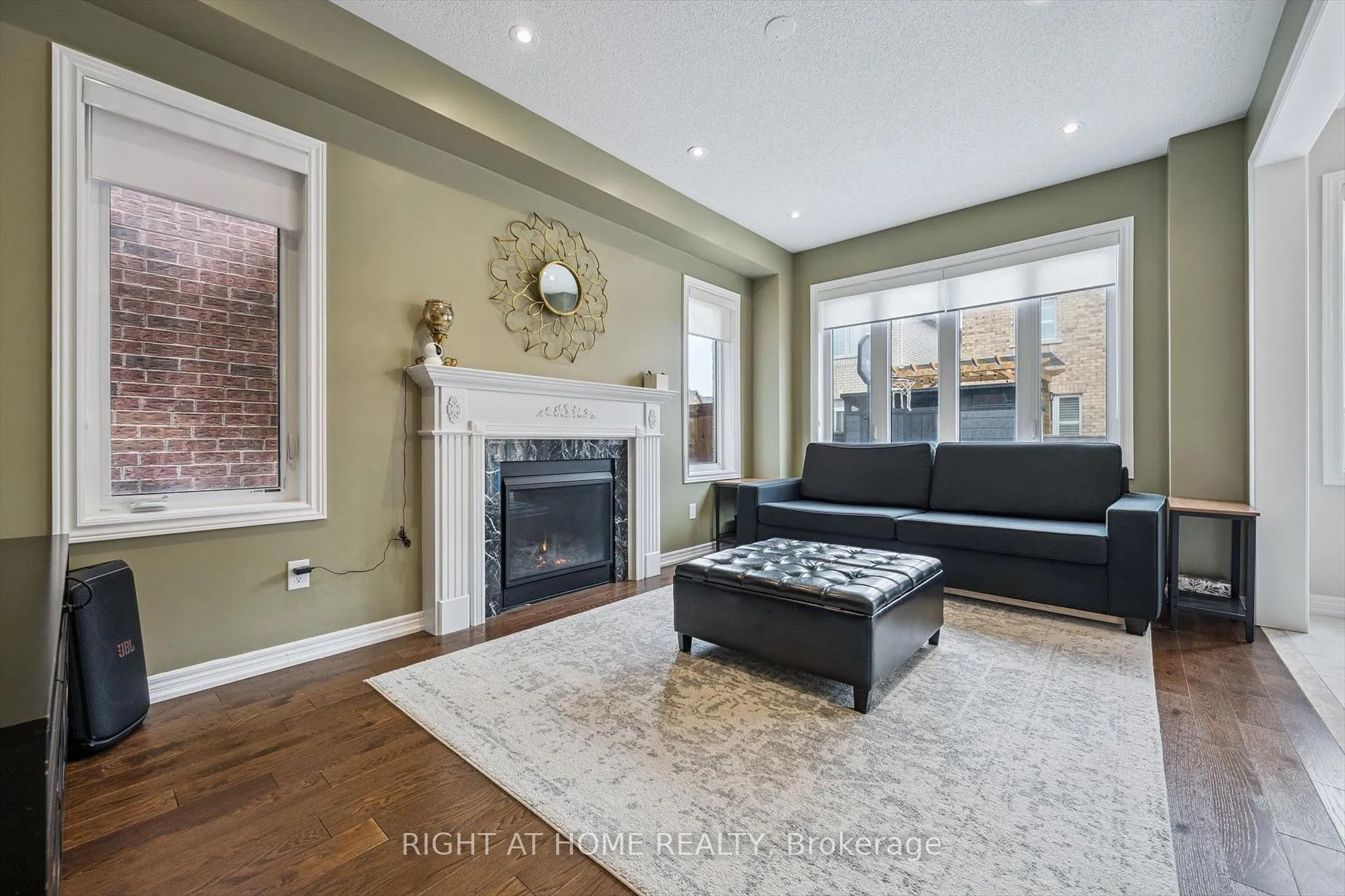 Photo 8 of 3 Antoine Street, Brampton, Northwest Brampton — HOMEH