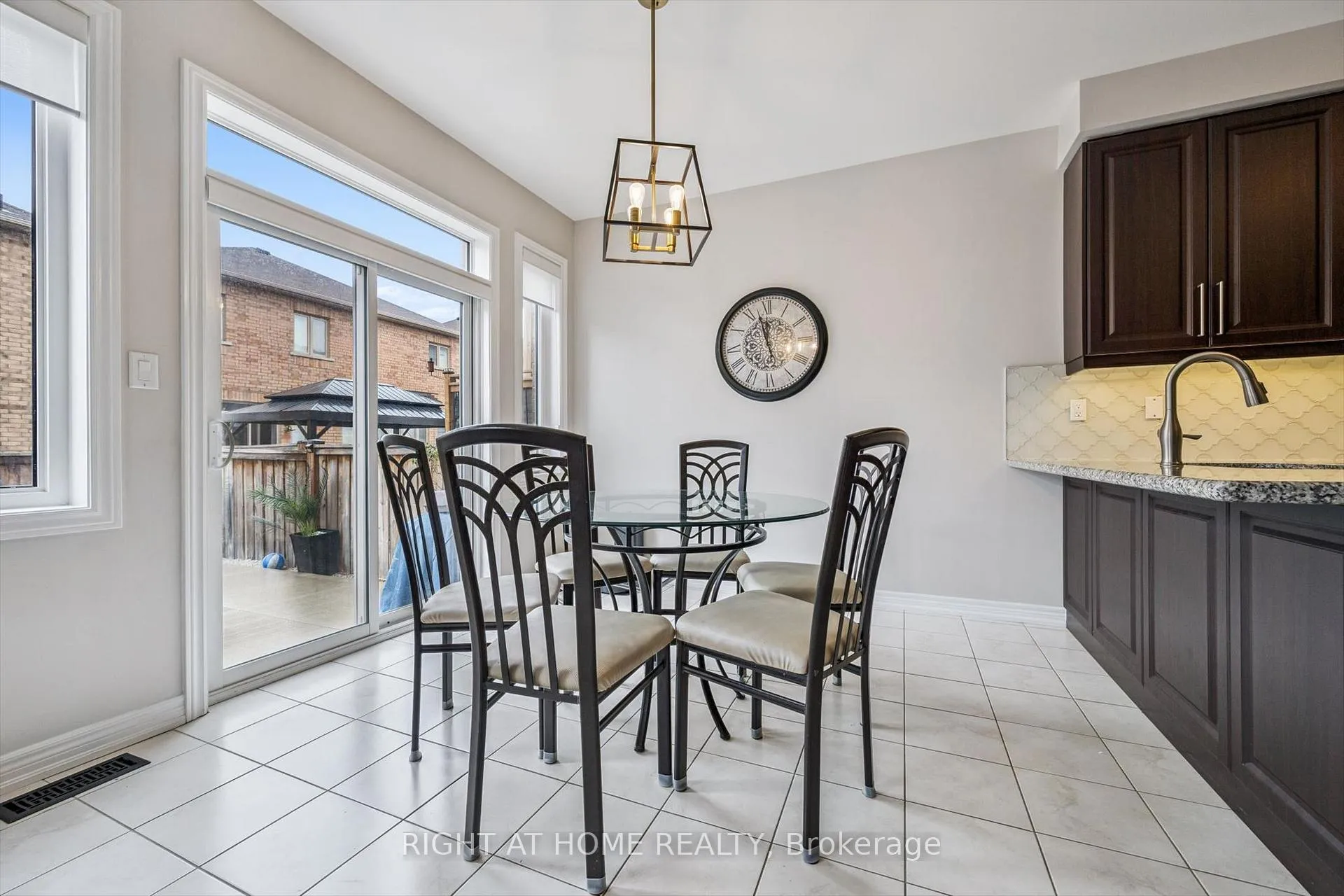 Photo 11 of 3 Antoine Street, Brampton, Northwest Brampton — HOMEH
