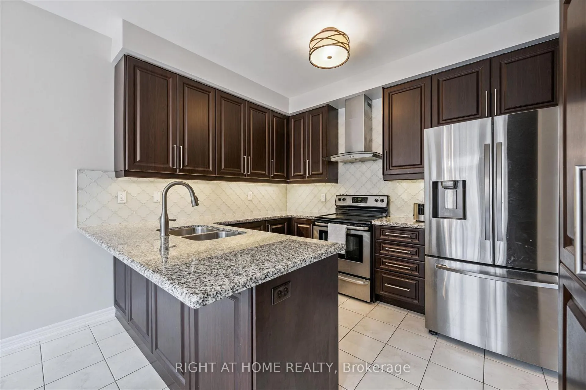 Photo 12 of 3 Antoine Street, Brampton, Northwest Brampton — HOMEH