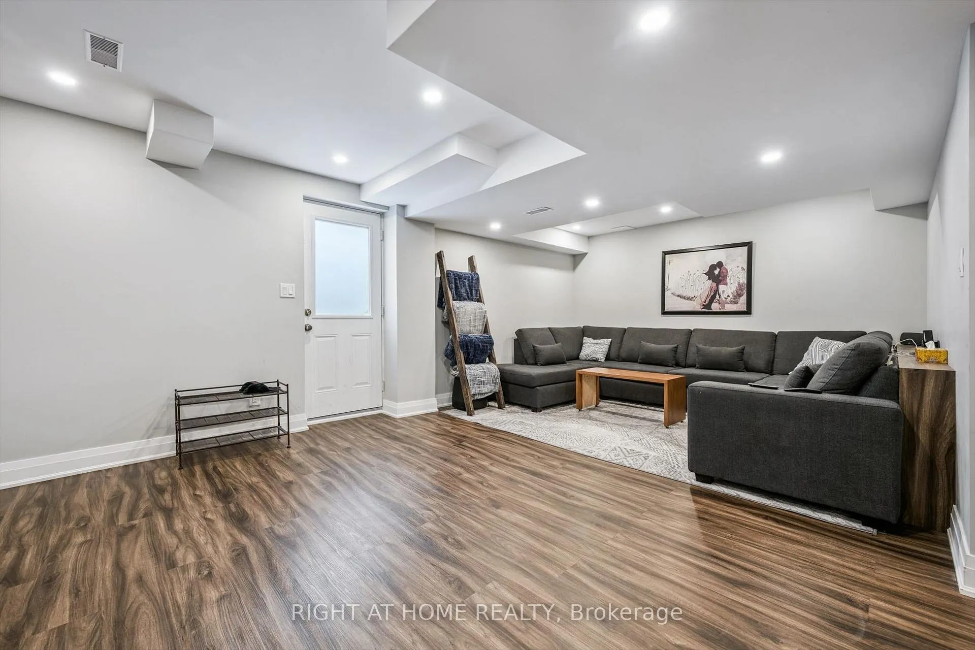 Photo 32 of 3 Antoine Street, Brampton, Northwest Brampton — HOMEH