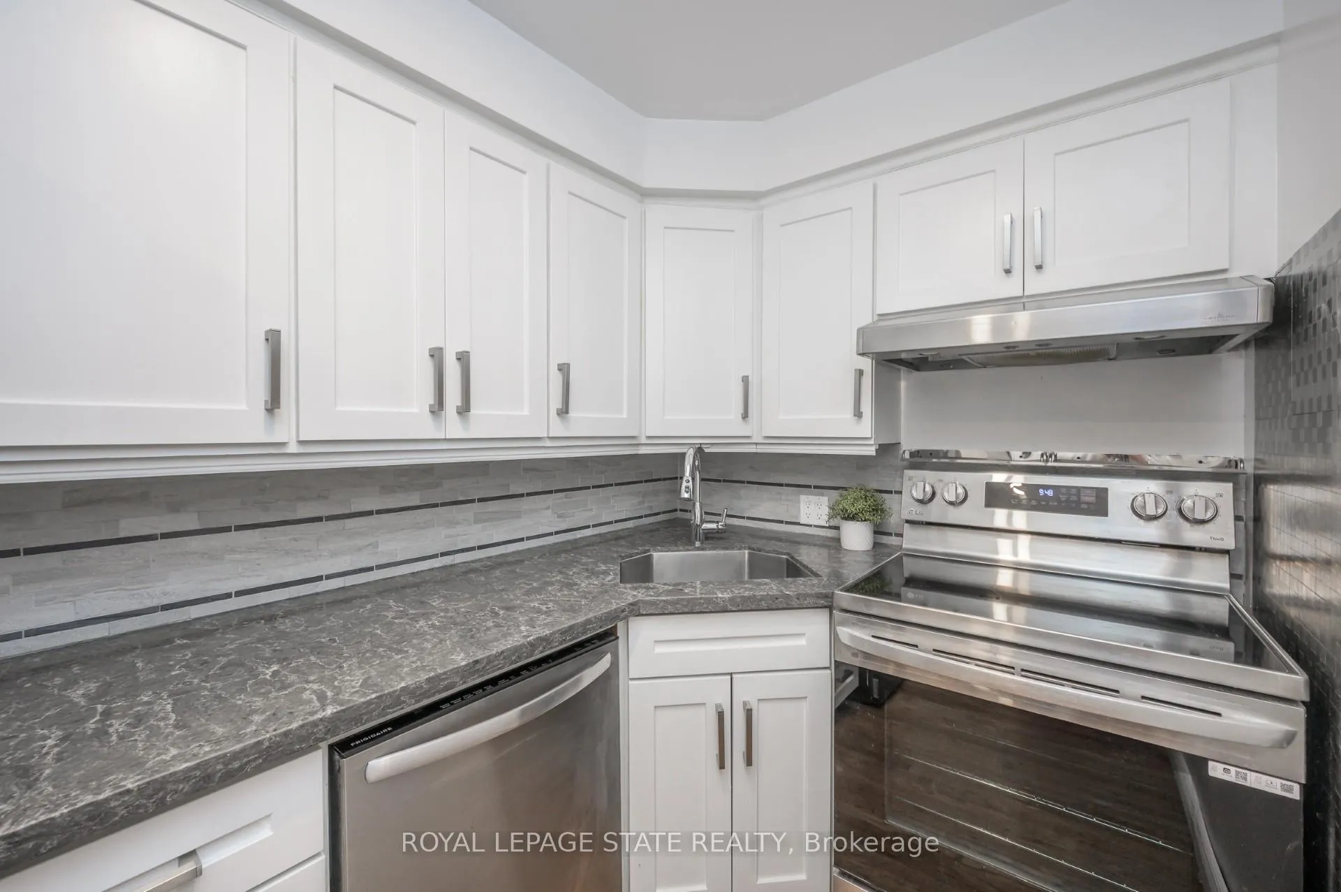 Photo 7 of Unit 1, 100 Munn Street, Hamilton, Raleigh — HOMEH