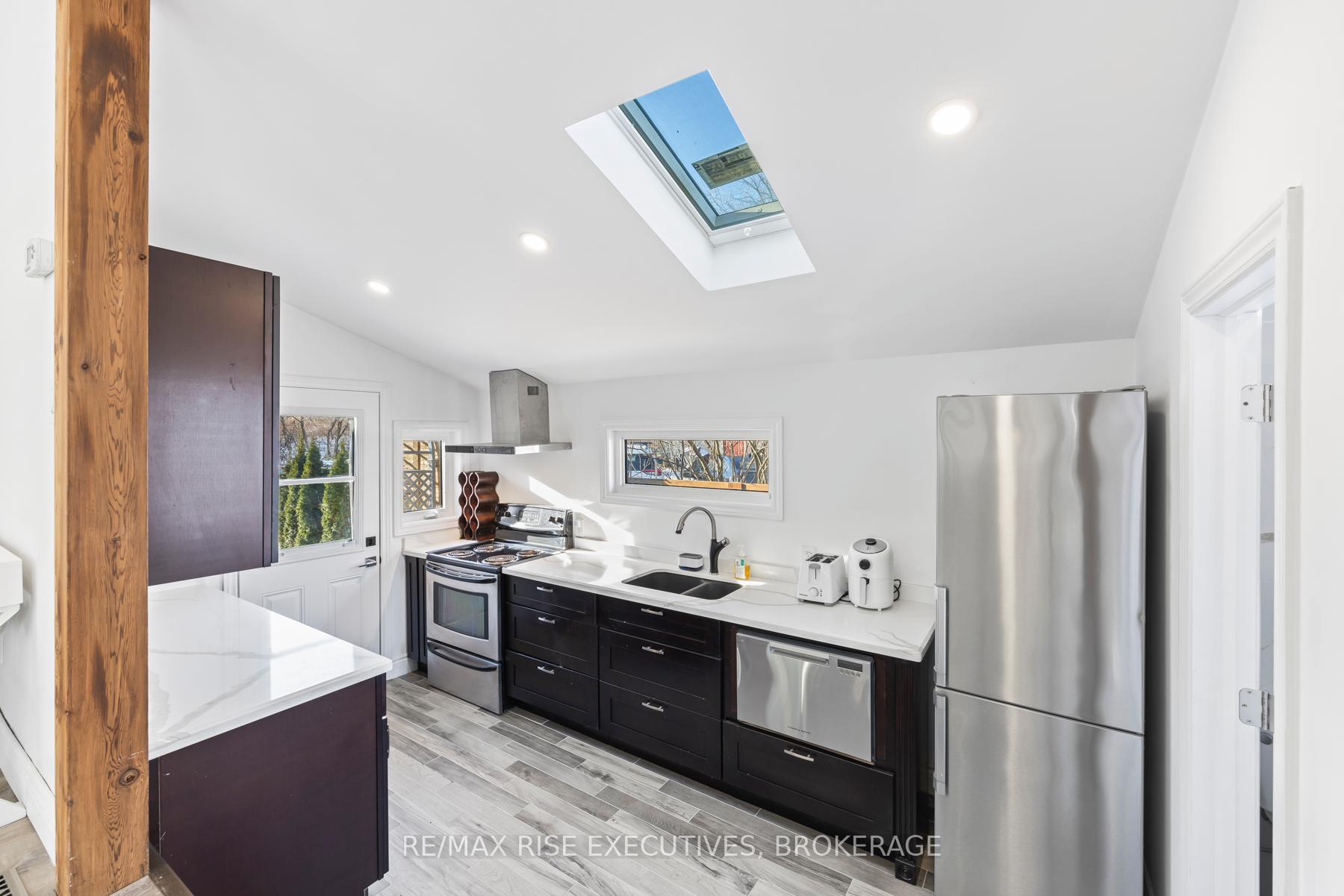 Photo 14 of 10 Greer Street, Kingston, Rideau — HOMEH