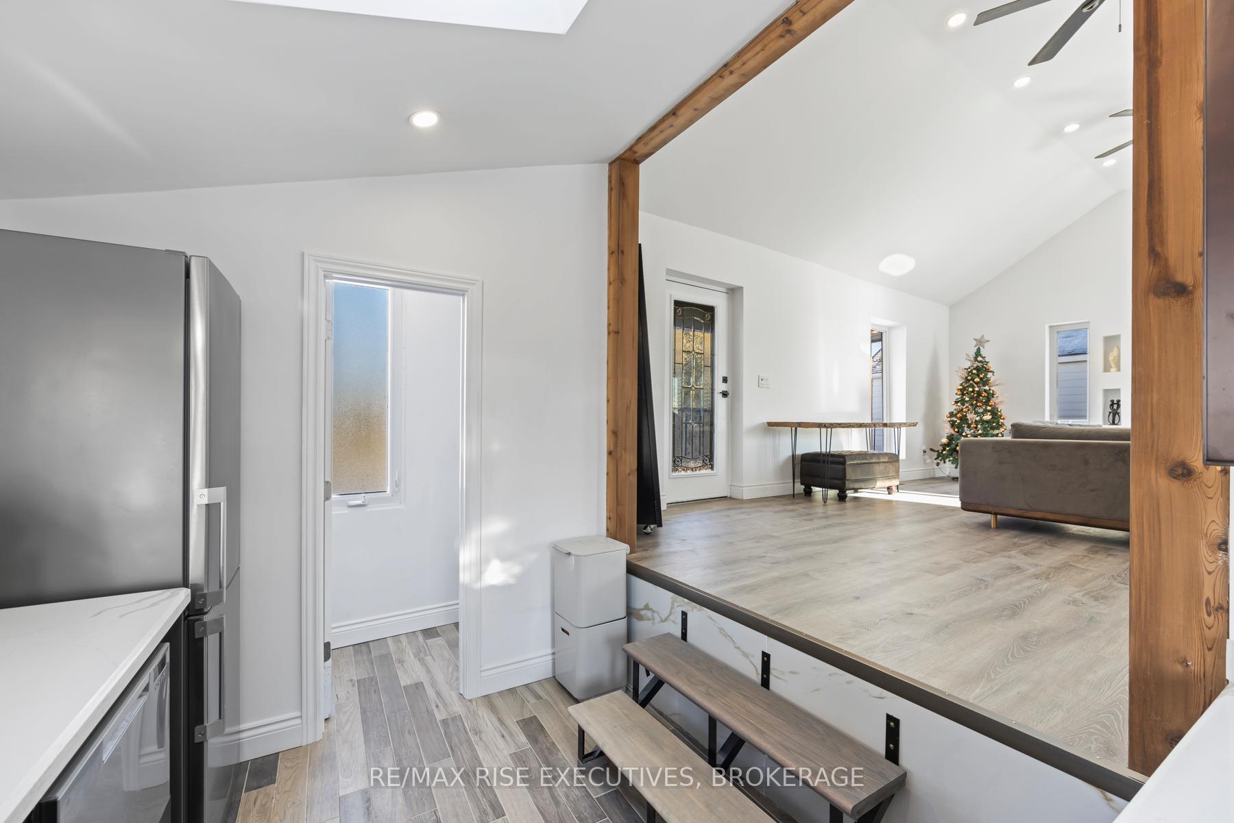 Photo 19 of 10 Greer Street, Kingston, Rideau — HOMEH
