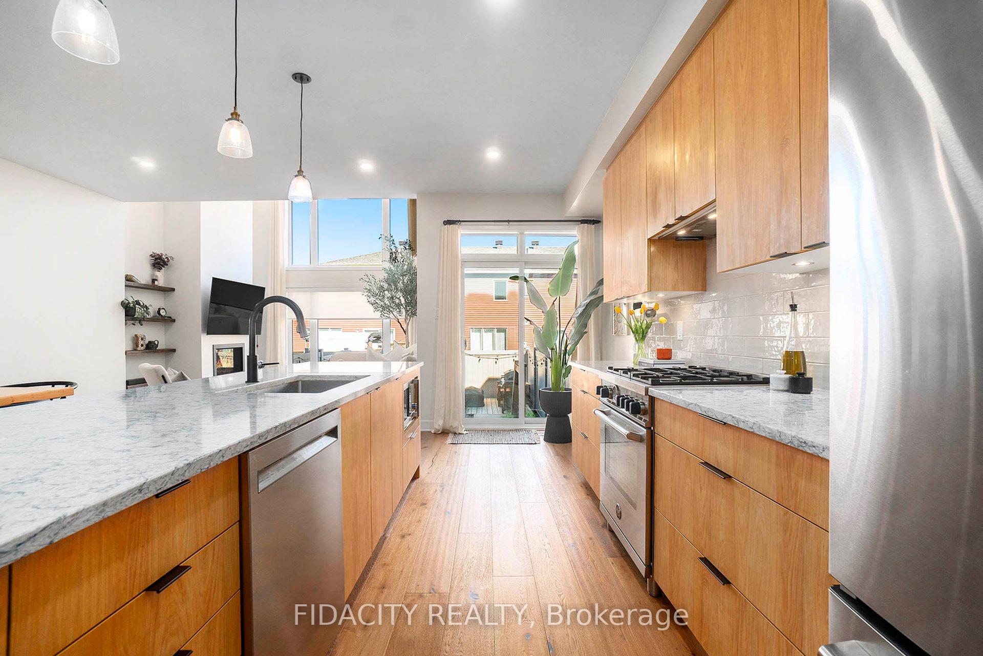 Photo 5 of 712 Twist Way, Ottawa, Kanata - Emerald Meadows/Trailwest — HOMEH