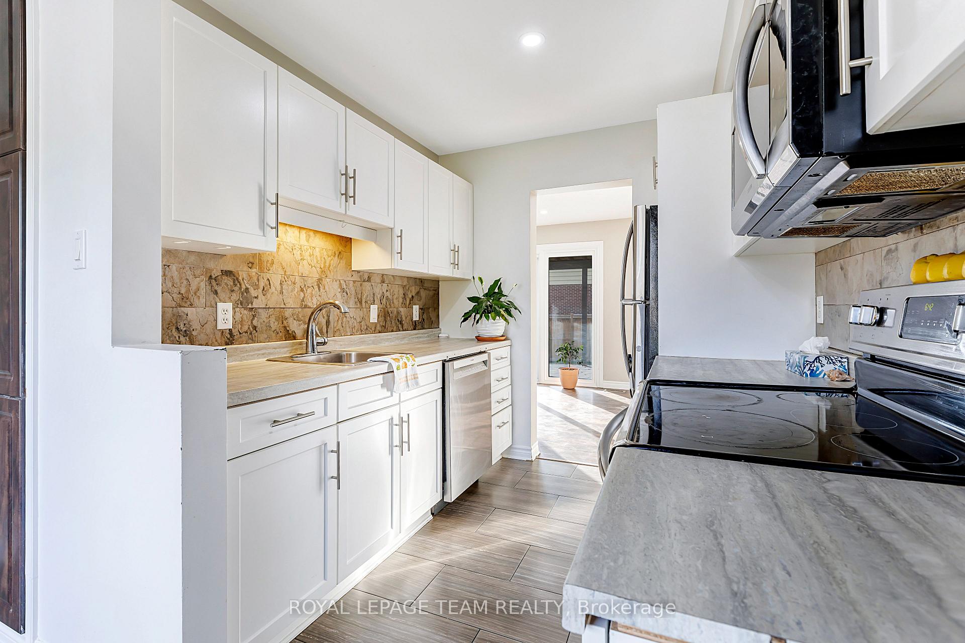 Photo 5 of 13 Morton Drive, Ottawa, Kanata - Glencairn/Hazeldean — HOMEH