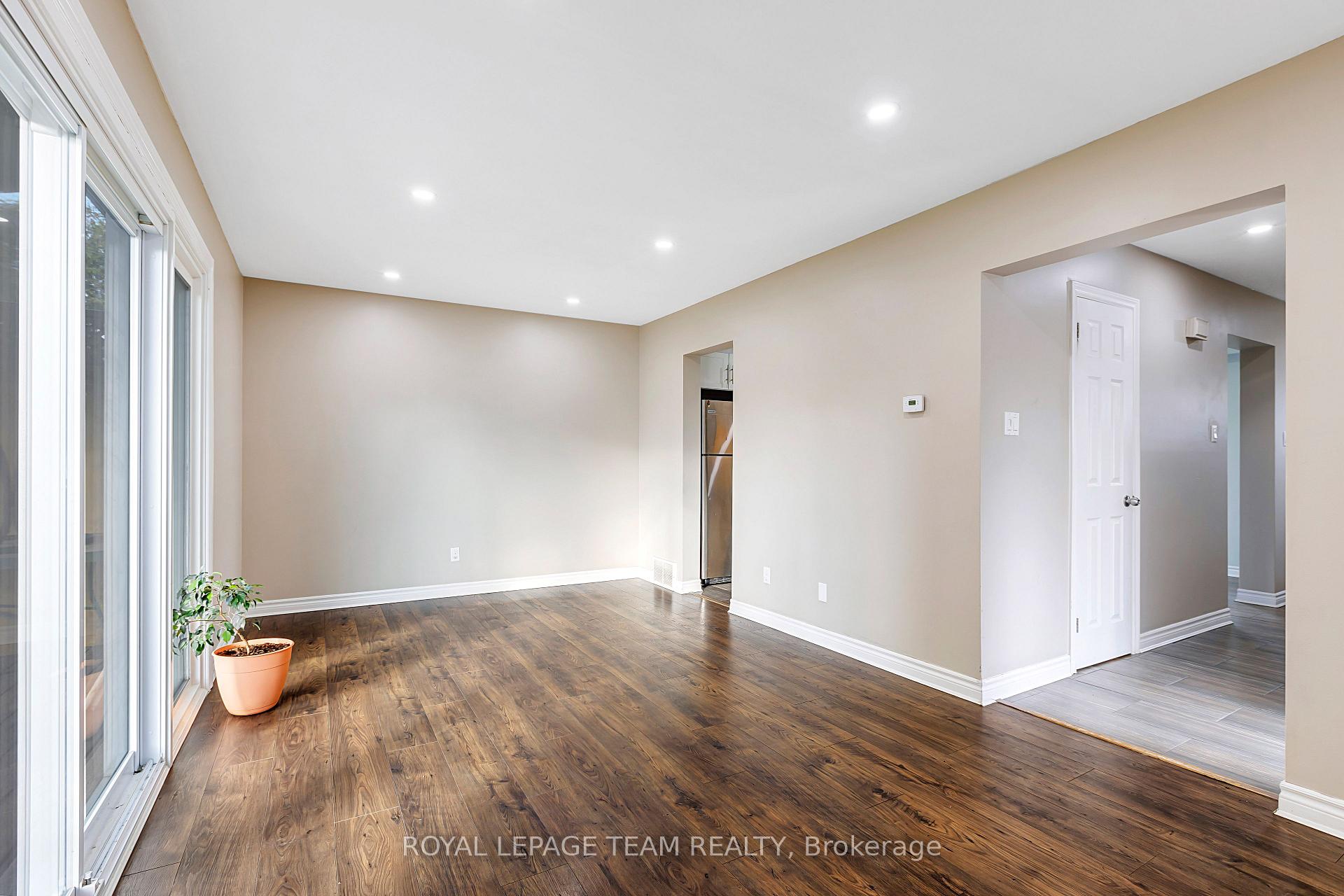 Photo 8 of 13 Morton Drive, Ottawa, Kanata - Glencairn/Hazeldean — HOMEH